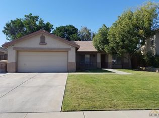 11530 Wrangler Dr, Bakersfield, CA 93312