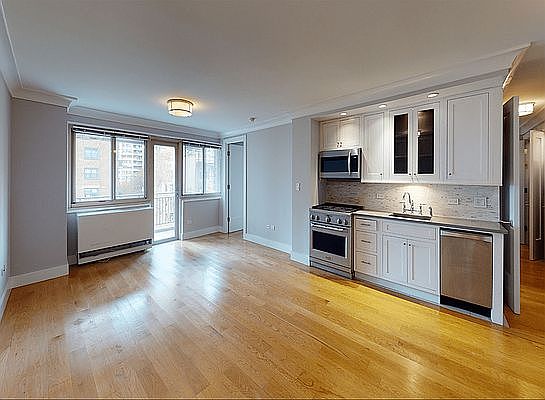 3rd image of 70 W 93rd St #706C
