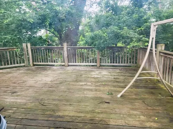 295 6th St S, Bayport, MN 55003