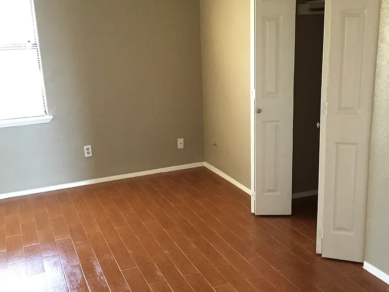 4249 Caldwell Ave — Photo 5