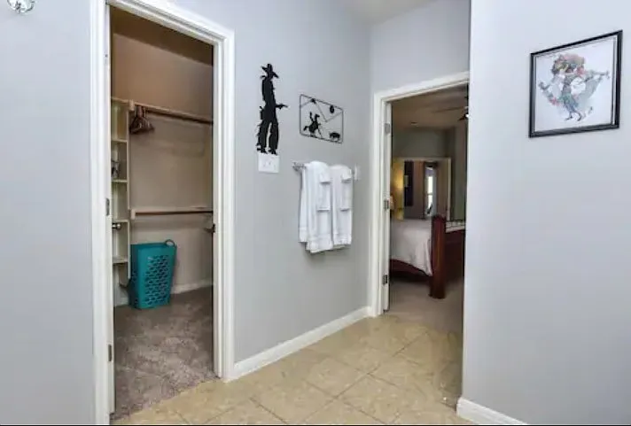 323 Sycamore St — Photo 33
