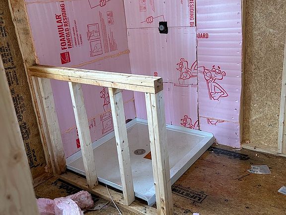 4th image of 260 Griffeth St