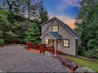 114 S Lake Dr, Lake Harmony, PA 18624