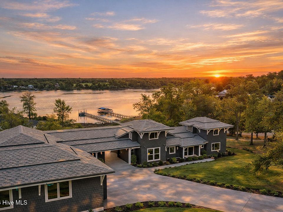1st image of 38 Reston Bluff