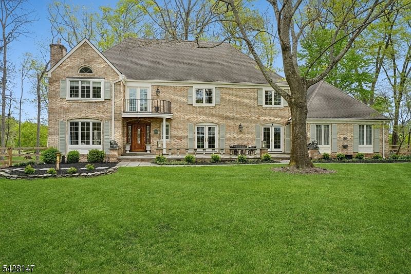 1st image of 4 Flintlock Rd