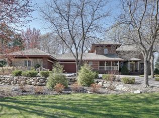 100 Gideons Point Rd, Tonka Bay, MN 55331