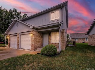 23490 Stoflet Ln, Trenton, MI 48183