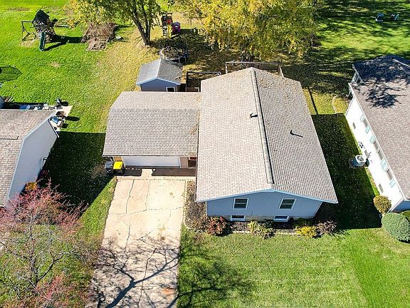 4th image of 1405 Lincoln Ave