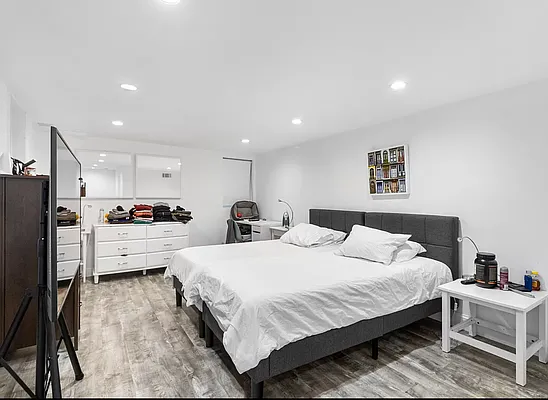 Rented by Corcoran | media 6