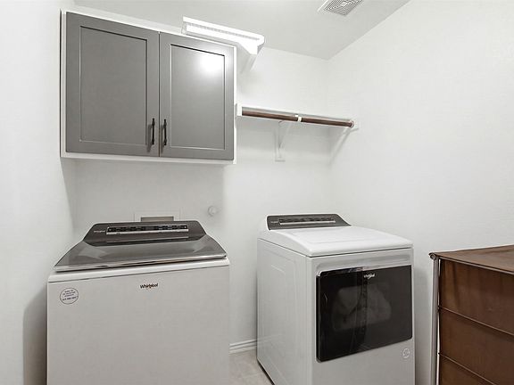5th image of 4409 Meadow Knoll Ln