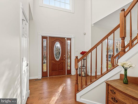 3rd image of 3222 Chalford Ct