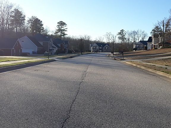 4th image of 273 Whitney Ln
