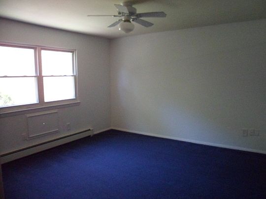 3rd image of 2426 Wilshire Ln
