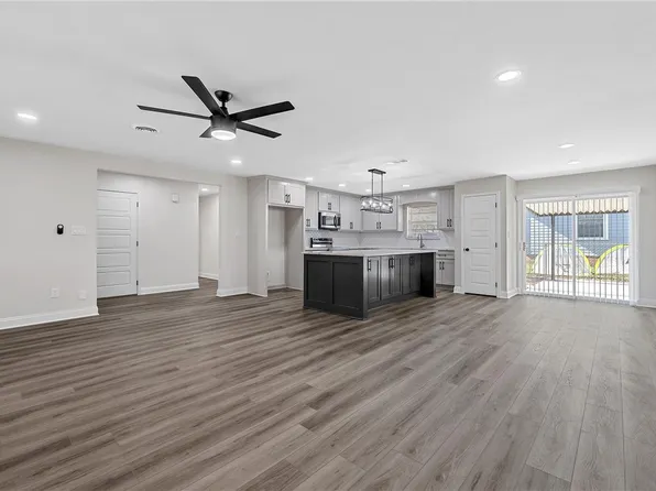 301 S Pierce St, Mc Gregor, TX 76657