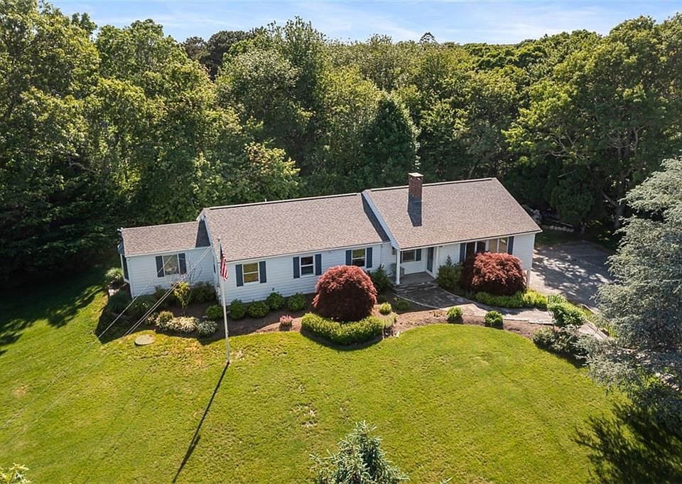 1st image of 251 Succotash Rd
