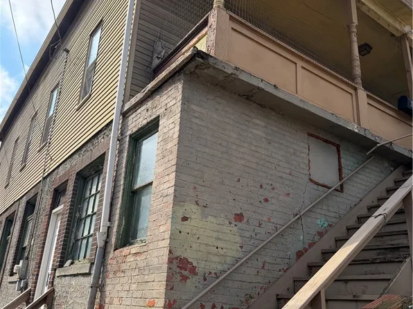 601 3rd St, Monessen, PA 15062