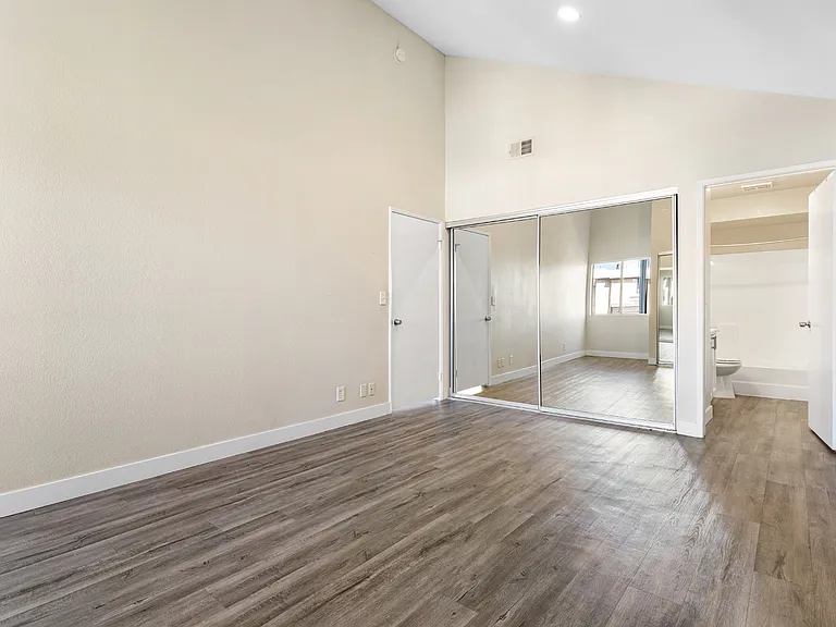1626 Malcolm Ave — Photo 17
