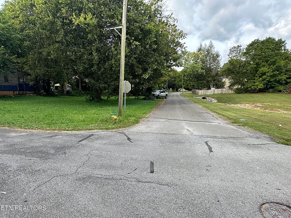 2nd image of W Bank Street & S Kilgore St