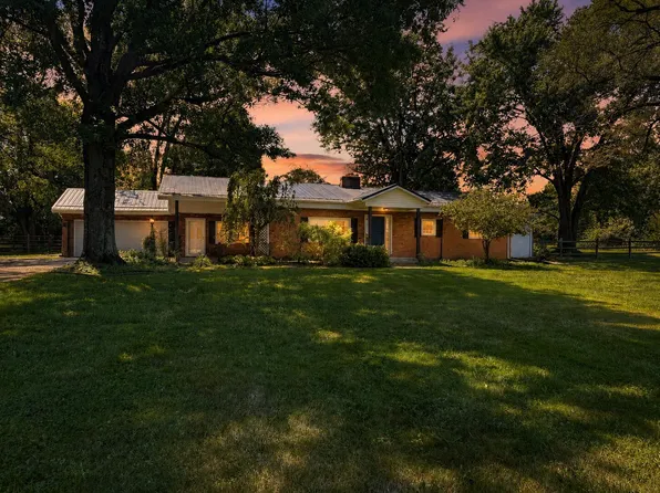 3206 Columbus Rd, Centerburg, OH 43011