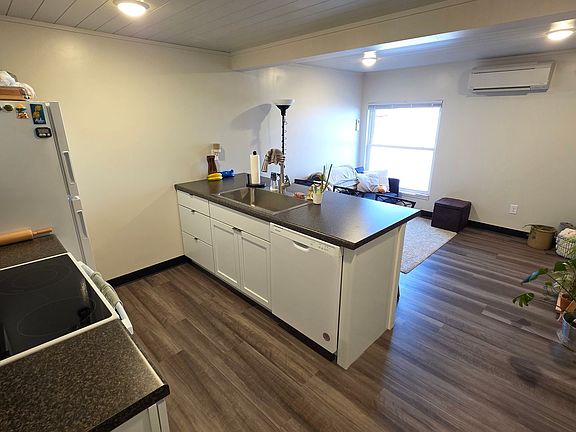 3rd image of 3947 E Calvary Rd Suite 203