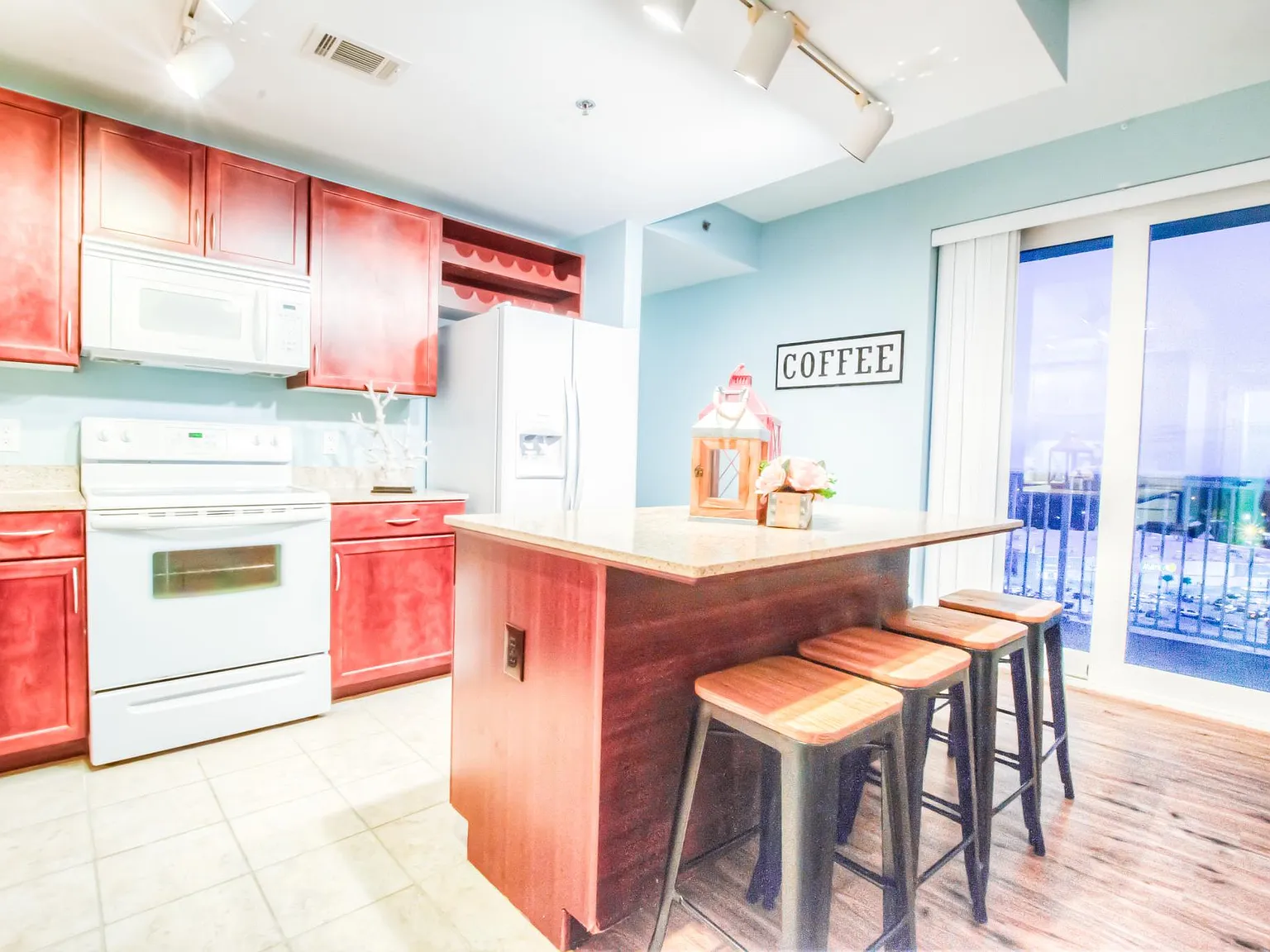 3 bed, 1462 sqft, $2,500 — Photo 4