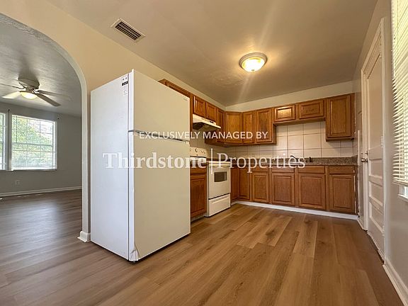 3rd image of 5638 Vernon Rd