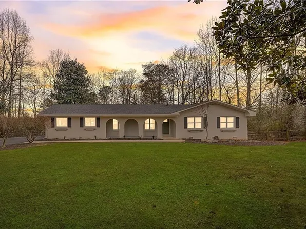 402 Pine Lake Dr, Cumming, GA 30040