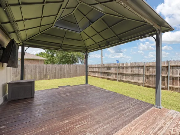 1611 Berry Dr, Cleburne, TX 76033