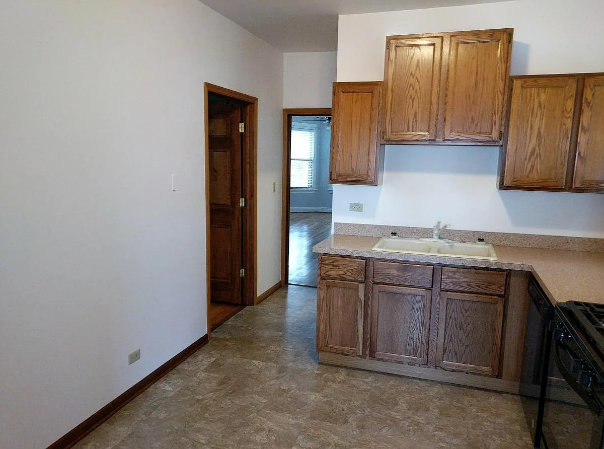2 bed, 900 sqft, $1,875 — Photo 3