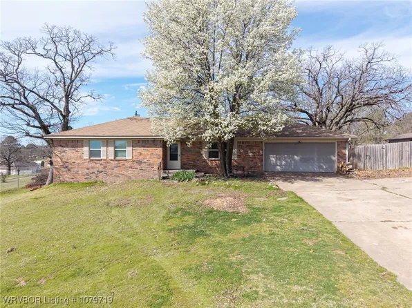 1025 N Bayberry St, Greenwood, AR 72936