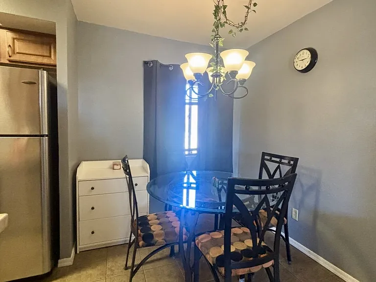 1810 E Blacklidge Dr #306 — Photo 5