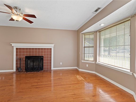 3rd image of 1873 Rosewood Ln