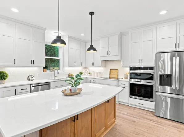 13590 Athena Ct, Rosemount, MN 55068