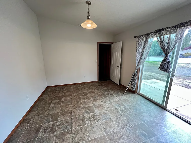 293 Sowell Dr — Photo 5