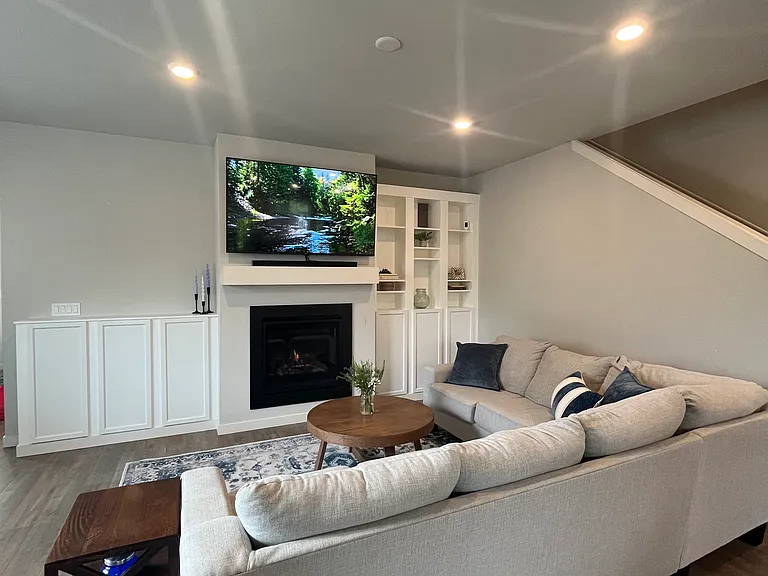 8715 SW Mohegan Ln — Photo 2