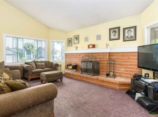 1605 Boulder Creek Rd, Oceanside, CA 92056