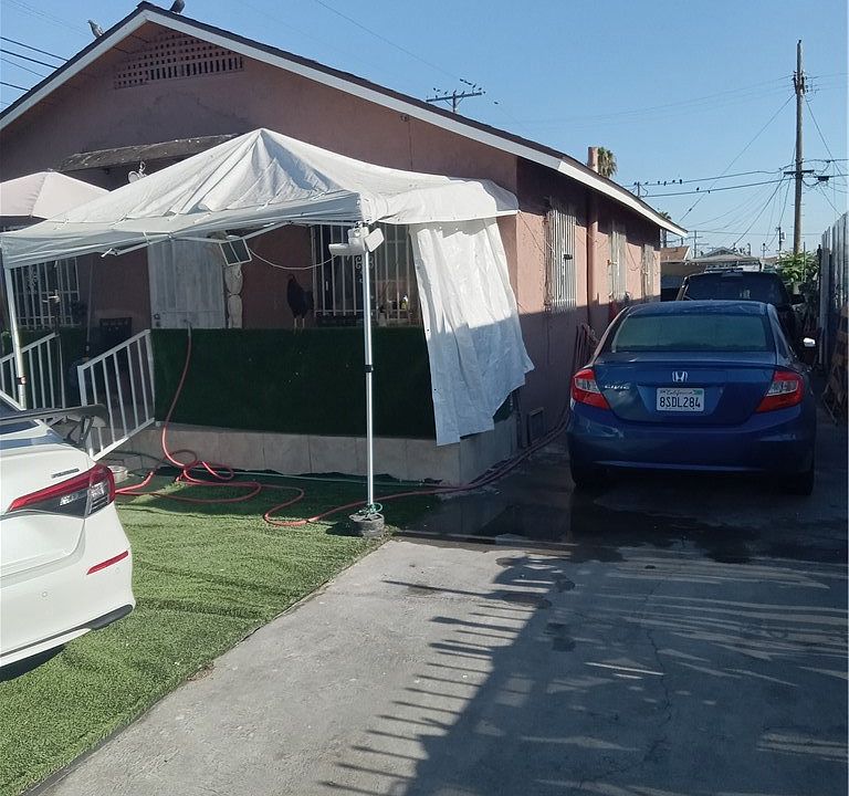 1st image of 233 W 109th Pl