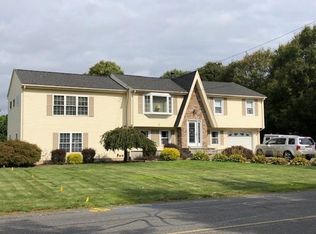 572 Barry St, Feeding Hills, MA 01030