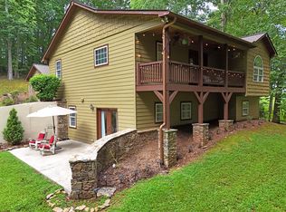 1512 Smithfield Ln, Young Harris, GA 30582