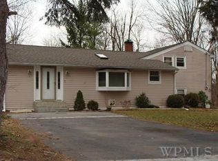 11 Laurie Rd, Cortlandt Manor, NY 10567