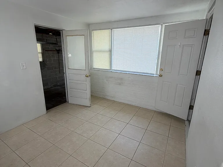 2314 W Gray St — Photo 11