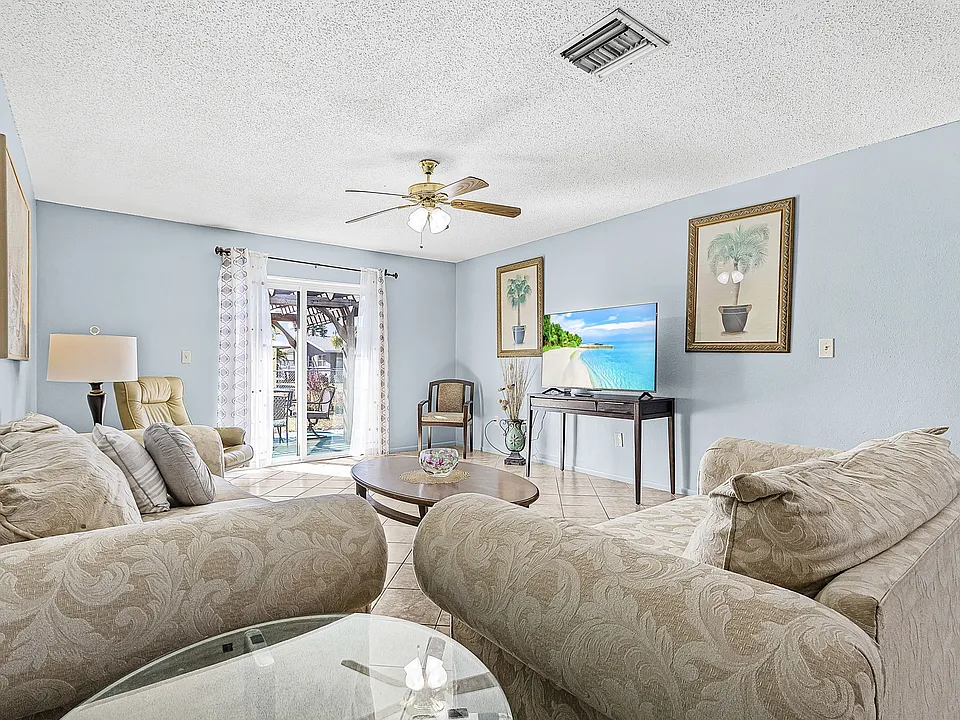 152 SW 47th Ter #4
