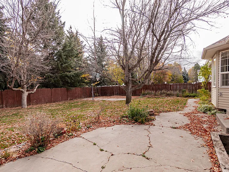 3915 Woodhaven Ln — Photo 57