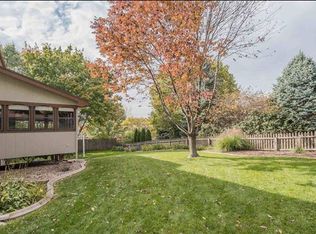 15672 Leavenworth St, Omaha, NE 68118