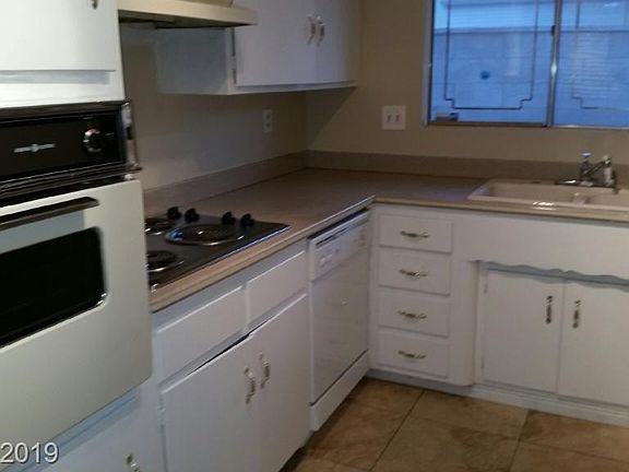 4th image of 1413 Hillside Pl