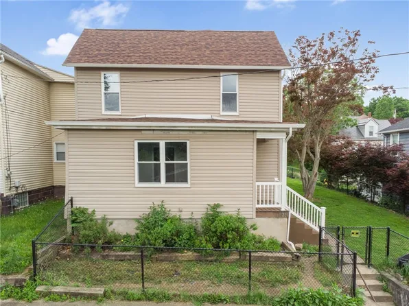 623 Chestnut St, Springdale, PA 15144