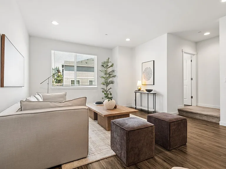 115 SW 181st Pl #C — Photo 13