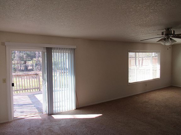 3rd image of 21028 Niagara River Dr