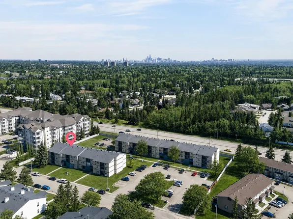 7407 171st St NW #204, Edmonton, AB T5T 2R1