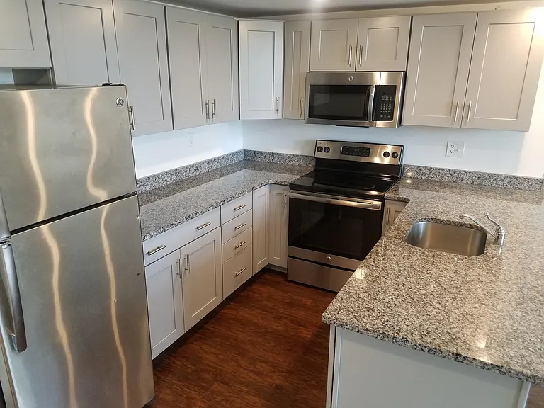 2231 Bryn Mawr Ave #12 — Photo 3
